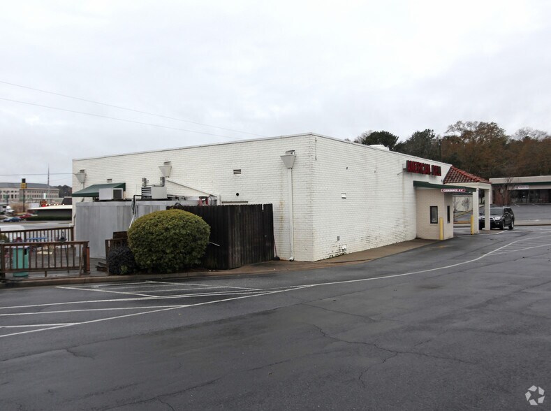 2004 Auburn Ave, Columbus, GA à louer - Photo du bâtiment - Image 3 de 4