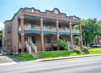 Plus de détails pour 945 Ch Sainte-Foy, Québec, QC - Vente au détail à vendre