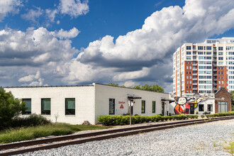 301 N West St, Raleigh, NC à louer Photo du bâtiment- Image 1 de 14