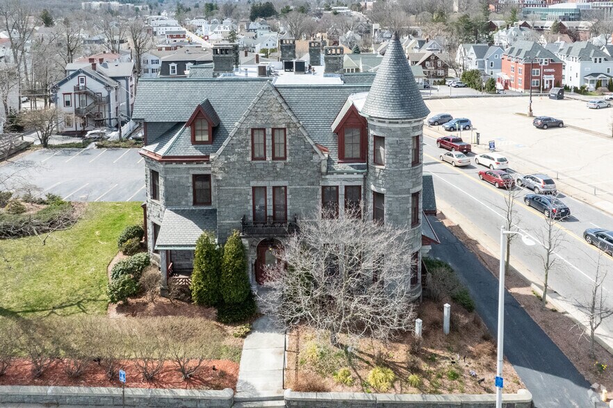 51 Harvard St, Worcester, MA à vendre - Photo du bâtiment - Image 2 de 13