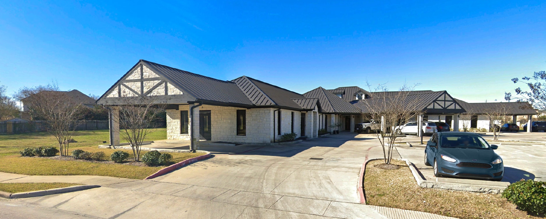 2307 W Baker Rd, Baytown, TX for lease Building Photo- Image 1 of 2