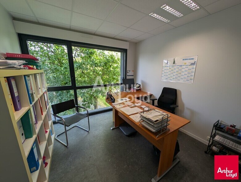 Industrial in La Chapelle-des-Fougeretz for lease - Interior Photo - Image 2 of 6
