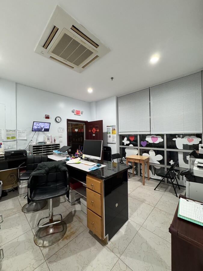 14627 Beech Ave, Flushing, NY 11355 - Unité 1B -  - Photo intérieure - Image 2 of 12
