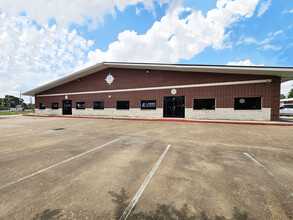 11101-11109 Cutten Rd, Houston, TX for lease Building Photo- Image 1 of 1