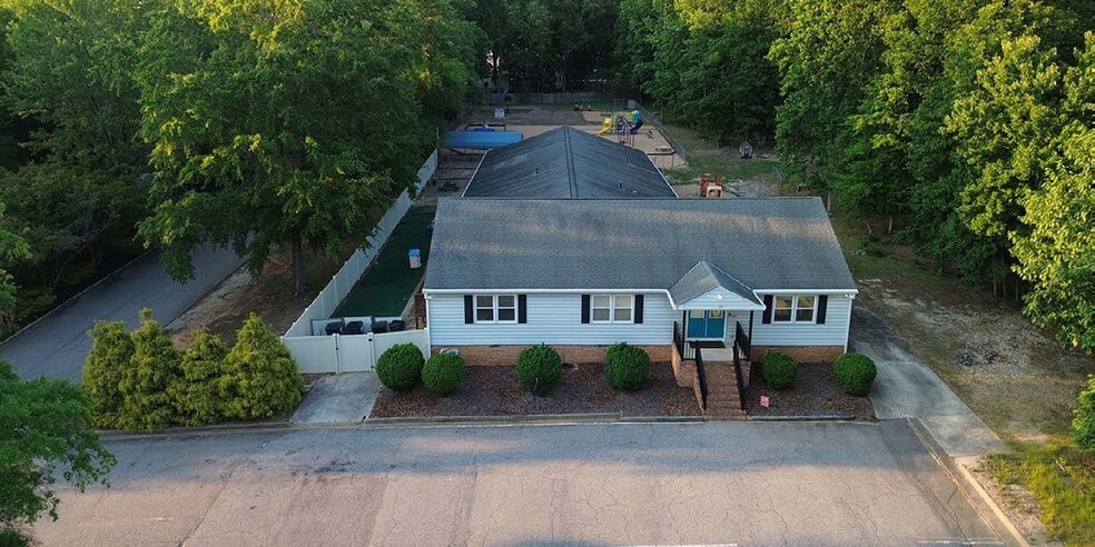 120 W Hundred Rd, Chester, VA for sale - Building Photo - Image 2 of 4
