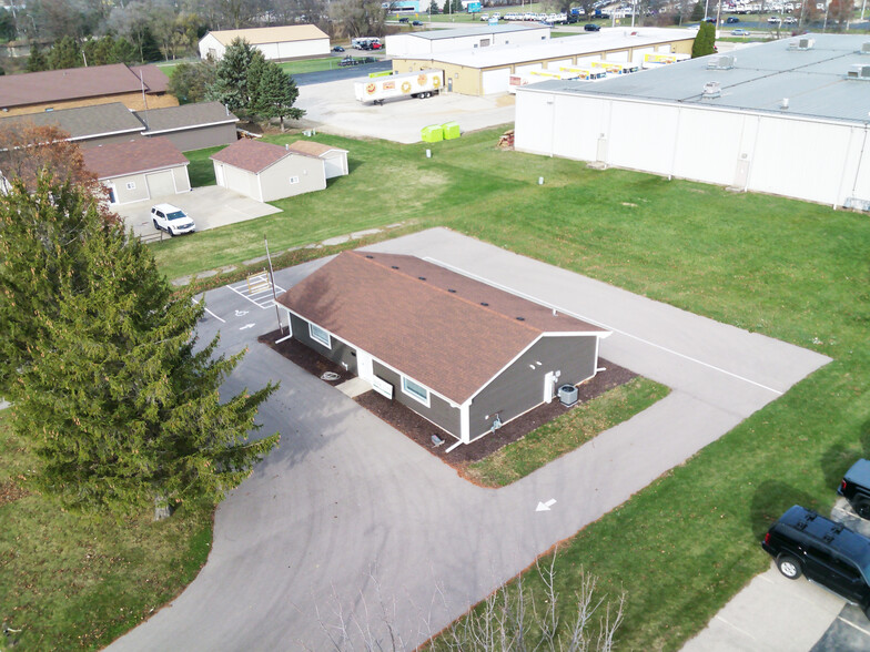 1609 Plainfield Ave, Janesville, WI for sale - Building Photo - Image 1 of 1