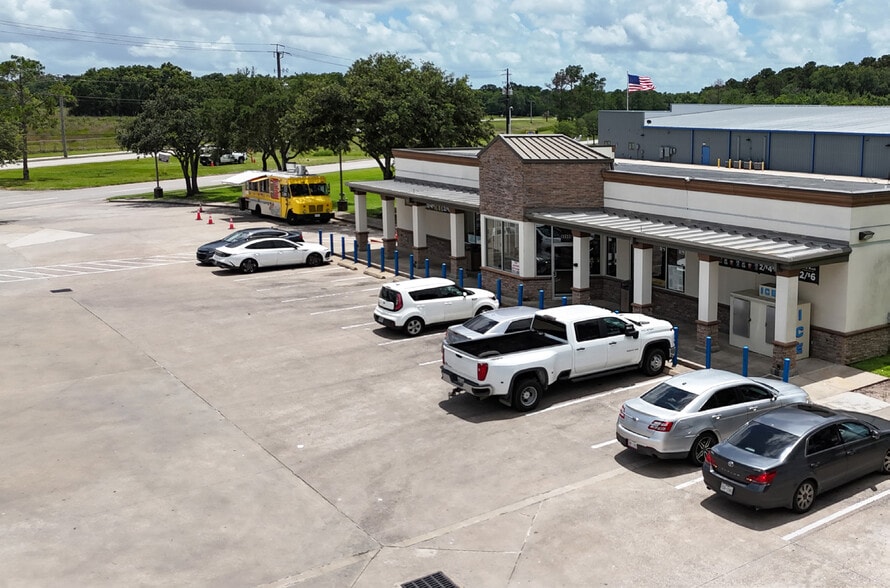 10990 Red Bluff Rd, Pasadena, TX for sale - Primary Photo - Image 1 of 6