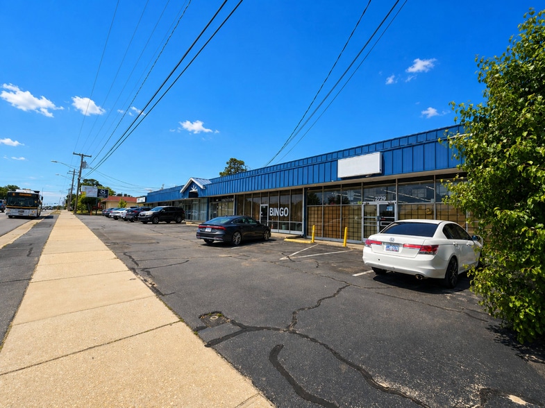 2719-2729 Bragg Blvd, Fayetteville, NC for sale - Building Photo - Image 3 of 6