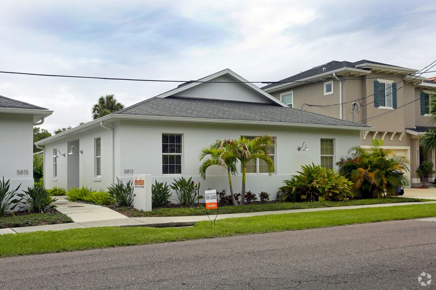 5813 S Macdill Ave, Tampa, FL à vendre - Photo du bâtiment - Image 1 de 18
