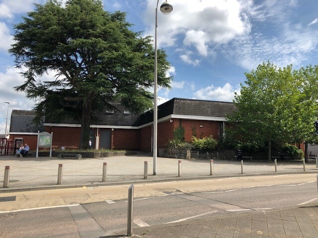 19 College St, Ammanford for lease - Building Photo - Image 3 of 4