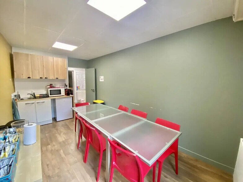 Office in Boulogne-Billancourt for lease - Building Photo - Image 3 of 9