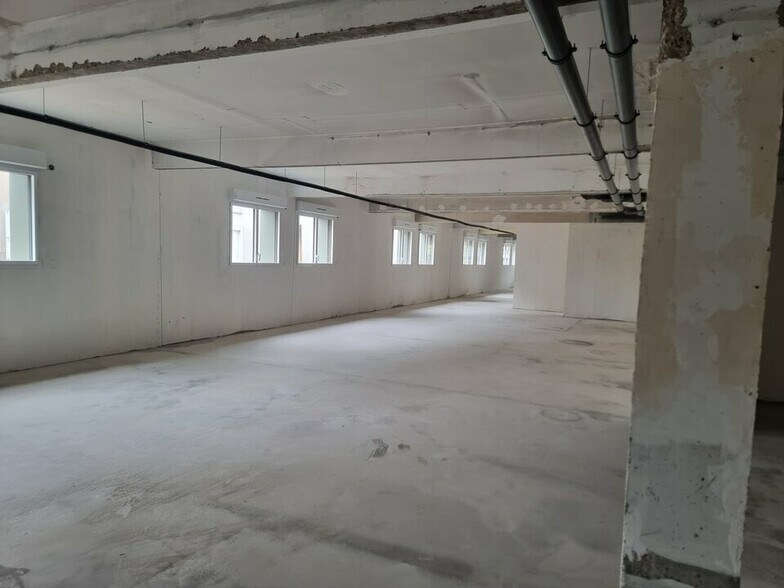 Flex in Brétigny-sur-Orge for lease - Building Photo - Image 2 of 9