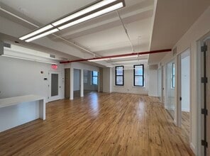 6 E 39th St, New York, NY for lease Interior Photo- Image 2 of 3