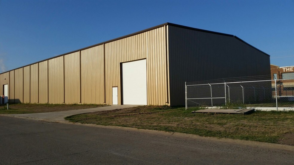 420 SE Larrance St, Lawton, OK à vendre - Photo du bâtiment - Image 2 de 4