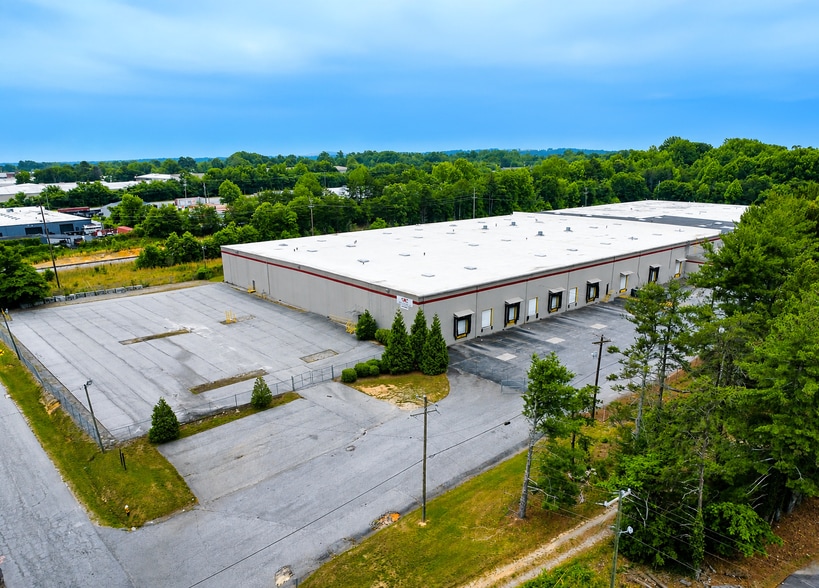 49 Donkle Rd, Greenville, SC for sale - Building Photo - Image 2 of 6