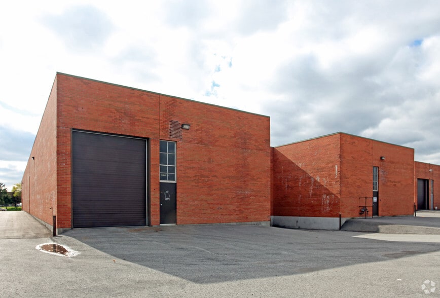 60 Bentley St, Markham, ON for lease - Building Photo - Image 3 of 6