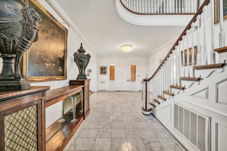 934 Commander Dr, Roanoke, VA for sale - Building Photo - Image 2 of 99