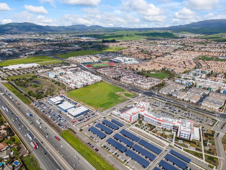 Dublin Blvd @ Kaiser Rd, Dublin, CA à vendre - Photo du bâtiment - Image 1 de 8