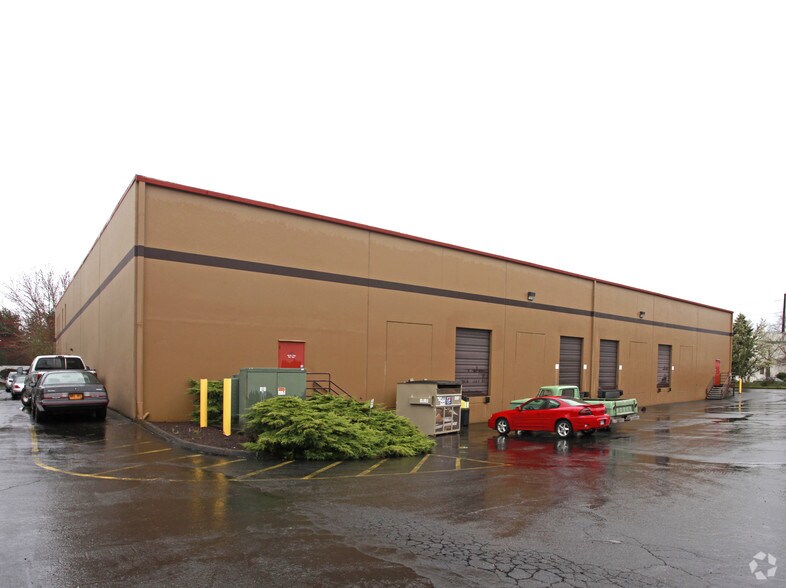 9935 SW Commerce Cir, Wilsonville, OR à vendre - Photo du bâtiment - Image 2 de 3
