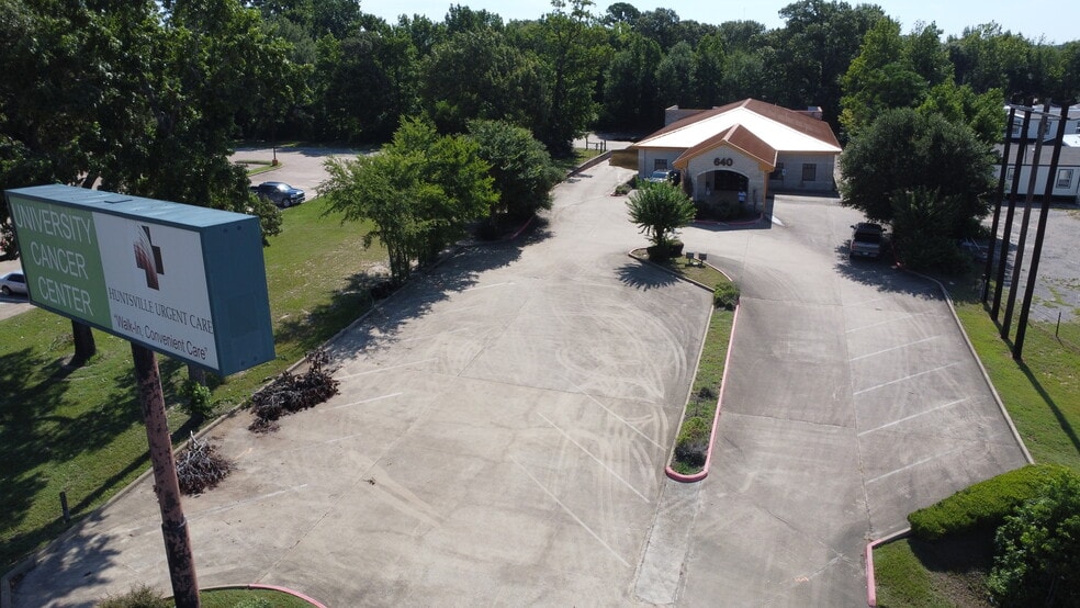 640 Interstate 45 S, Huntsville, TX for sale - Primary Photo - Image 1 of 1