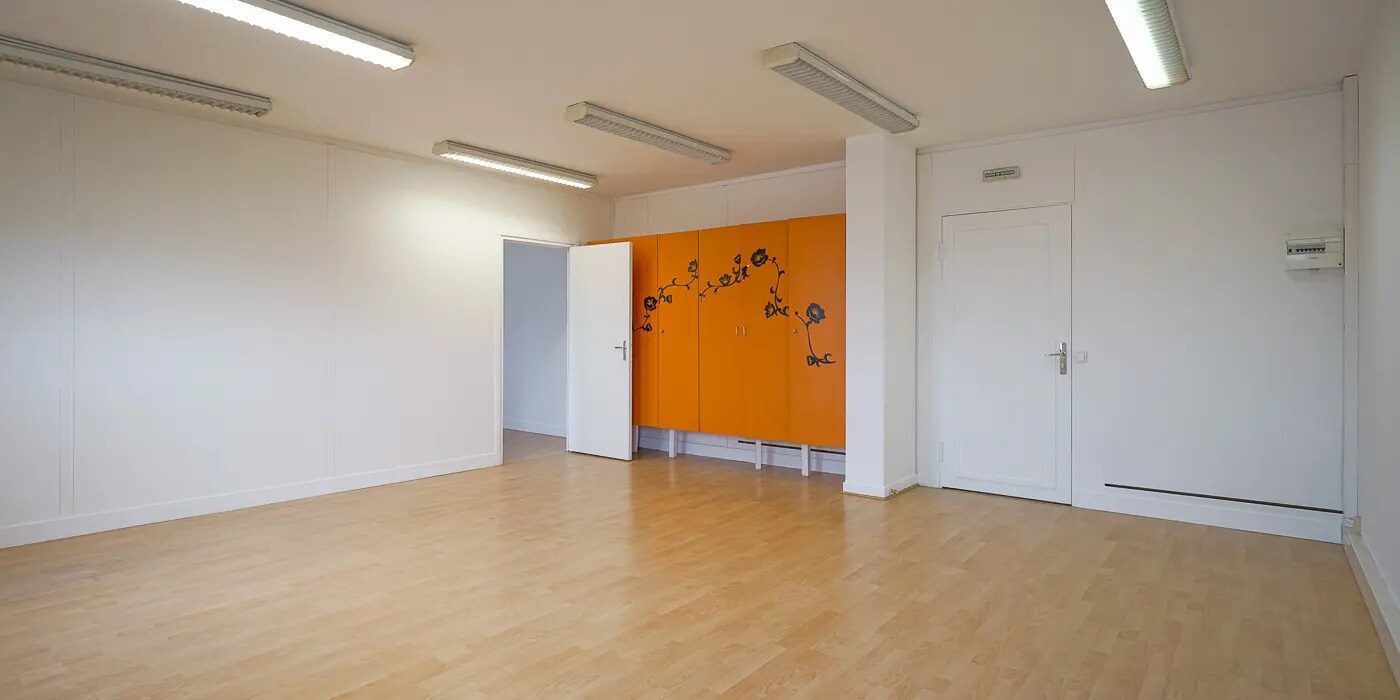 Office in Saint-Ouen-sur-Seine for lease Interior Photo- Image 1 of 13