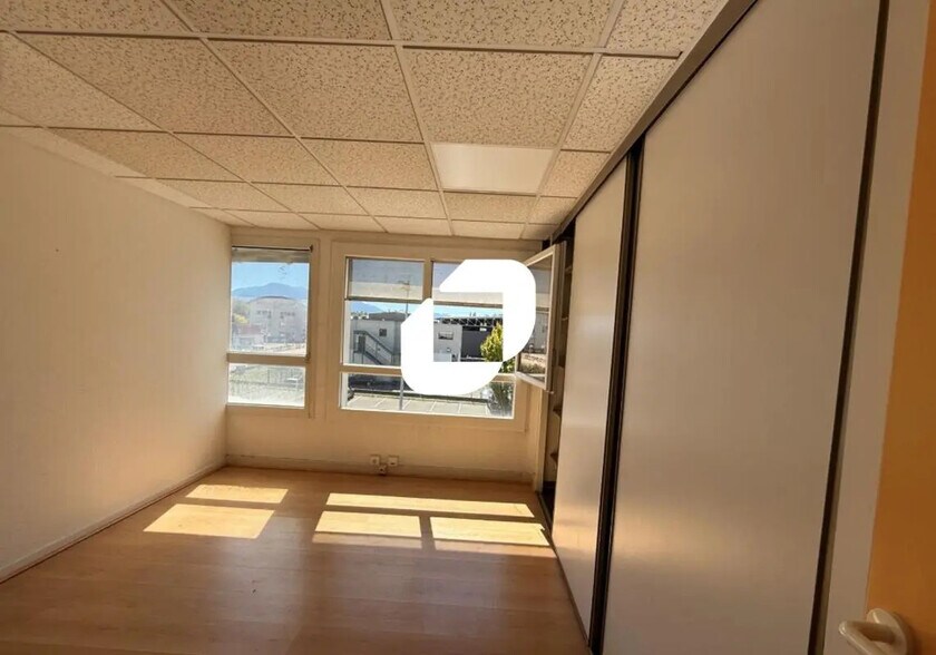 Office in Seyssins for lease - Building Photo - Image 3 of 6