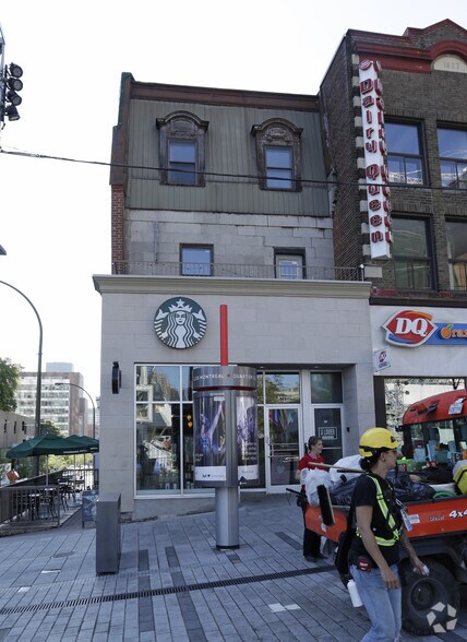 264 Rue Sainte-Catherine O, Montréal, QC à louer - Photo du bâtiment - Image 2 de 11