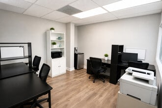 6405 NW 36th St, Miami, FL à louer Photo intérieure- Image 2 de 7