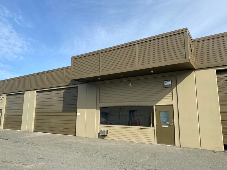 1000 Piner Rd, Santa Rosa, CA à louer - Photo du bâtiment - Image 3 de 3