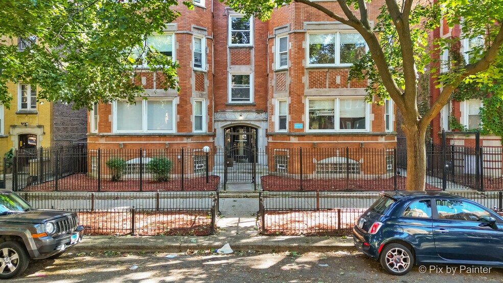 7833 S Kingston Ave, Chicago, IL à vendre - Photo du bâtiment - Image 2 de 32