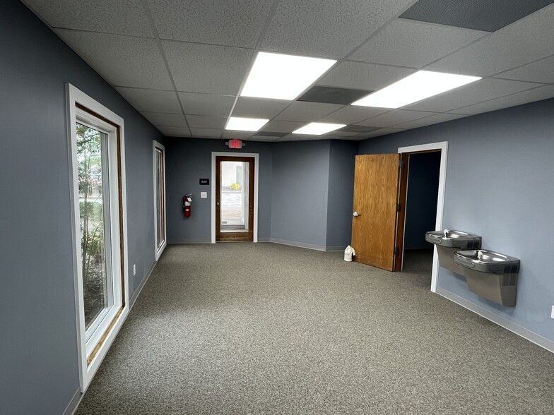 554 Memorial Drive Ext, Greer, SC for sale - Interior Photo - Image 2 of 20