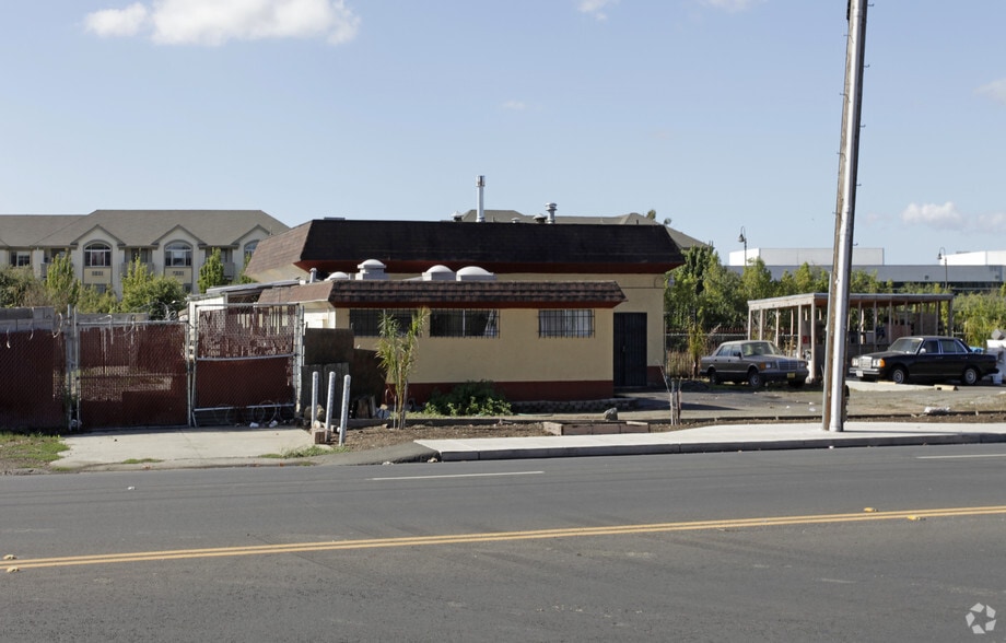 1749 Broadway, Vallejo, CA for sale - Building Photo - Image 3 of 6