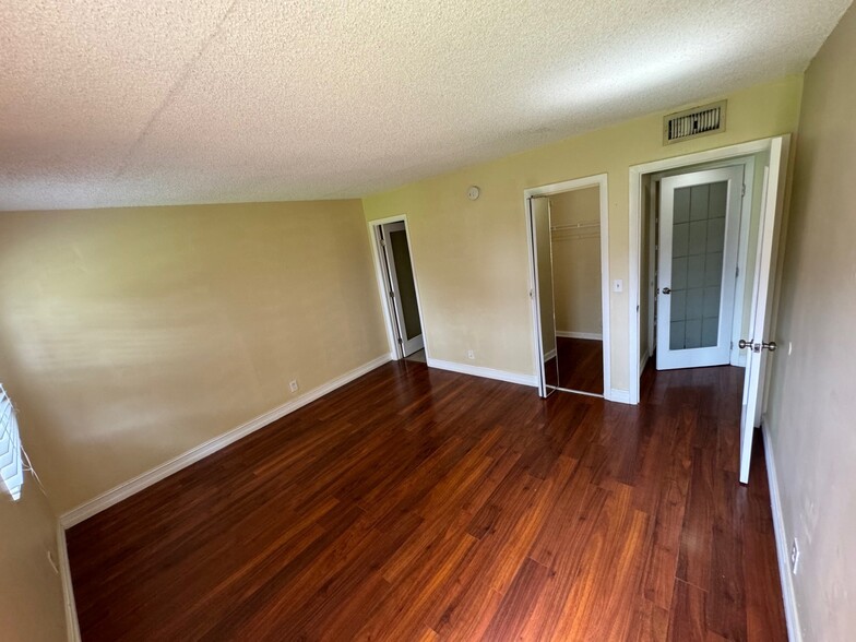 7941 Southgate Blvd, North Lauderdale, FL à vendre - Photo du b timent - Image 3 de 46