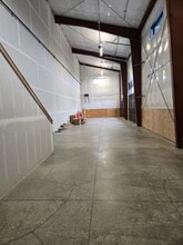 2450 6th St, Redmond, OR for lease Interior Photo- Image 2 of 5