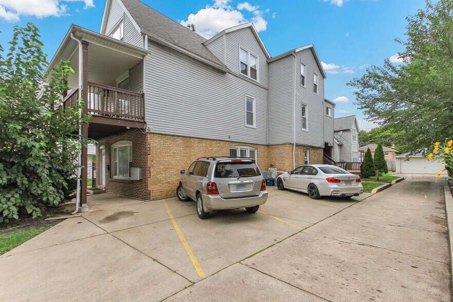 6046 W Giddings, Chicago, IL à vendre - Photo du bâtiment - Image 2 de 38