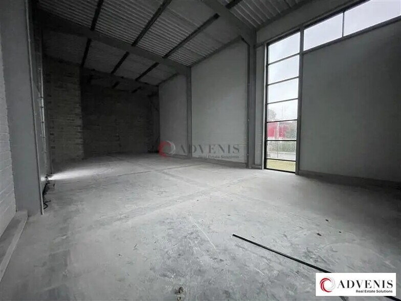 Flex in Canéjan for lease - Interior Photo - Image 3 of 5