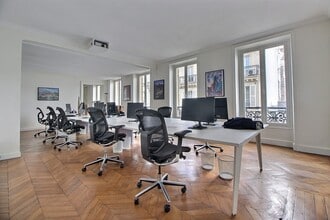 43 Rue Saint-Georges, Paris for lease Interior Photo- Image 1 of 8