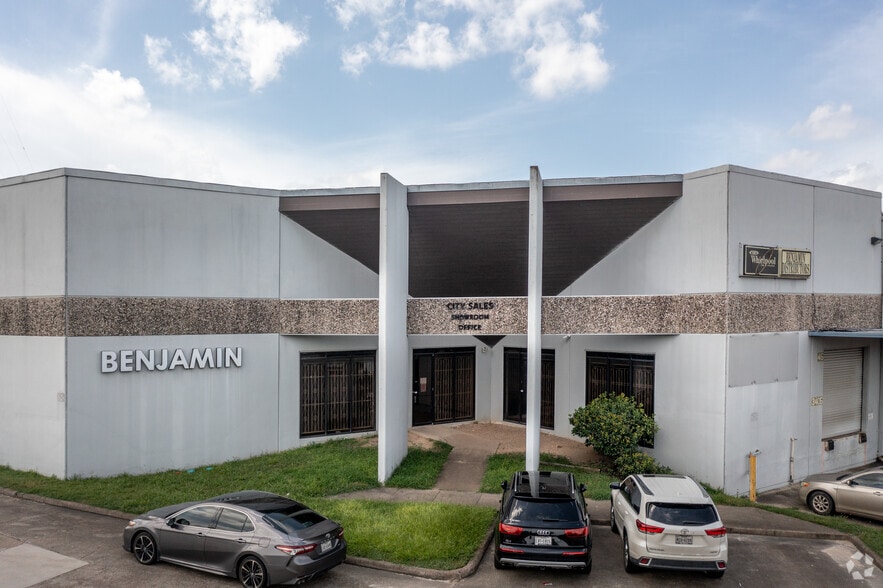 3405 Navigation Blvd, Houston, TX for lease - Building Photo - Image 2 of 4