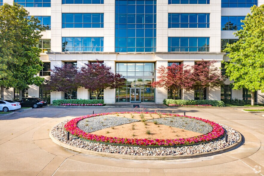 16633 N Dallas Pky, Addison, TX à louer - Photo du bâtiment - Image 2 de 18