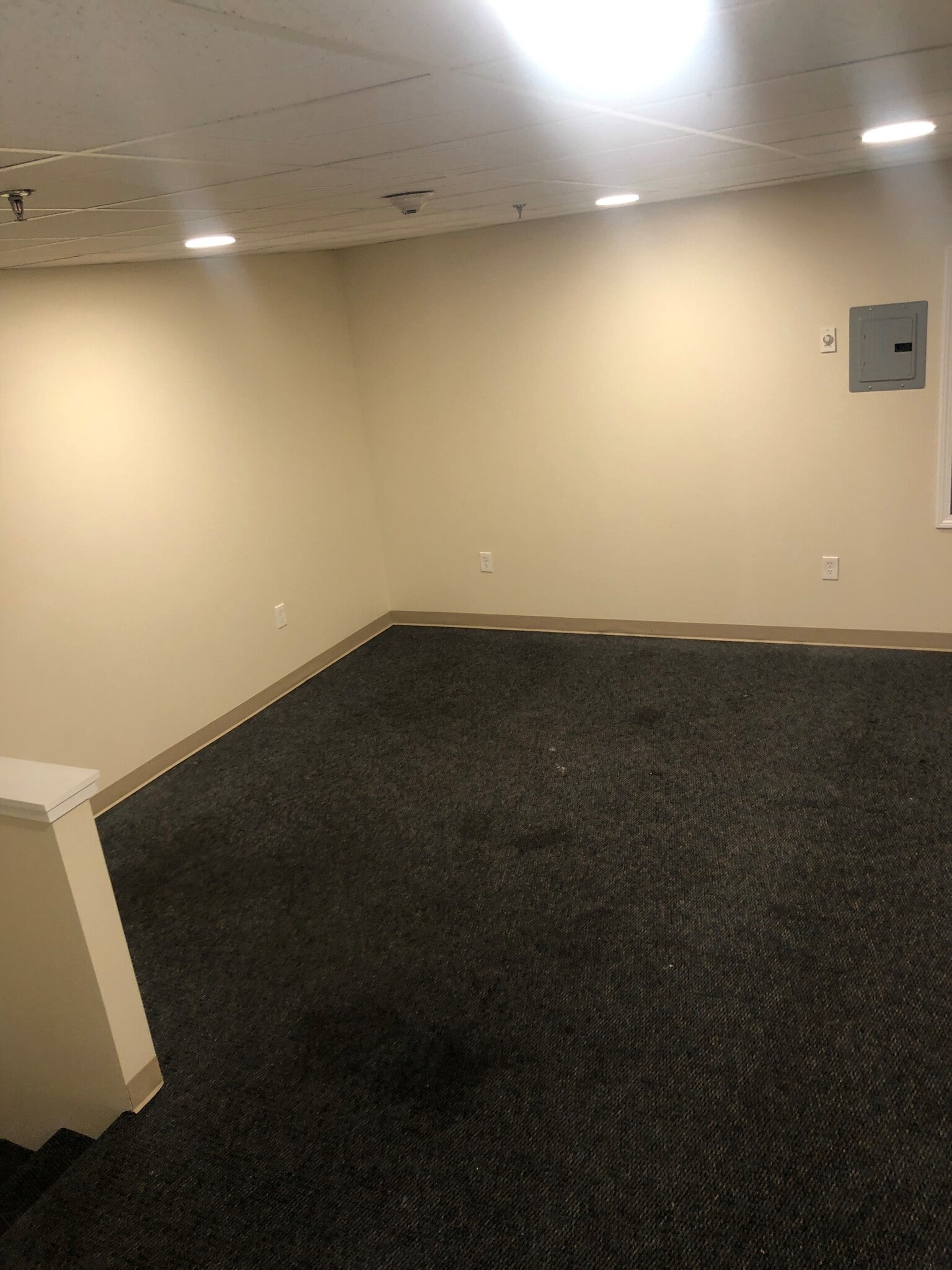 2 Canton St, Stoughton, MA à louer Photo intérieure- Image 1 de 4