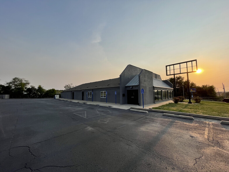5041 State Ave, Kansas City, KS for sale - Building Photo - Image 1 of 10