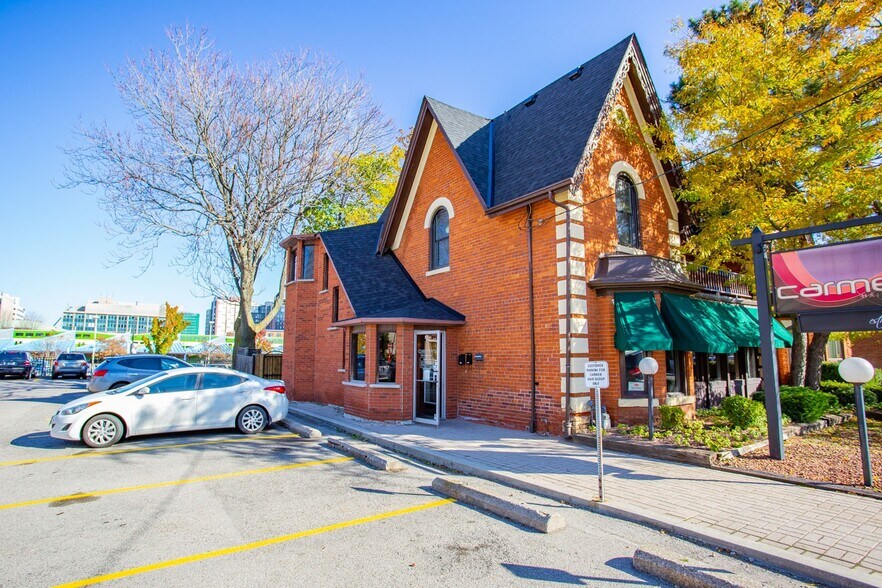 51 Augusta St, Hamilton, ON à louer - Photo du bâtiment - Image 2 de 11