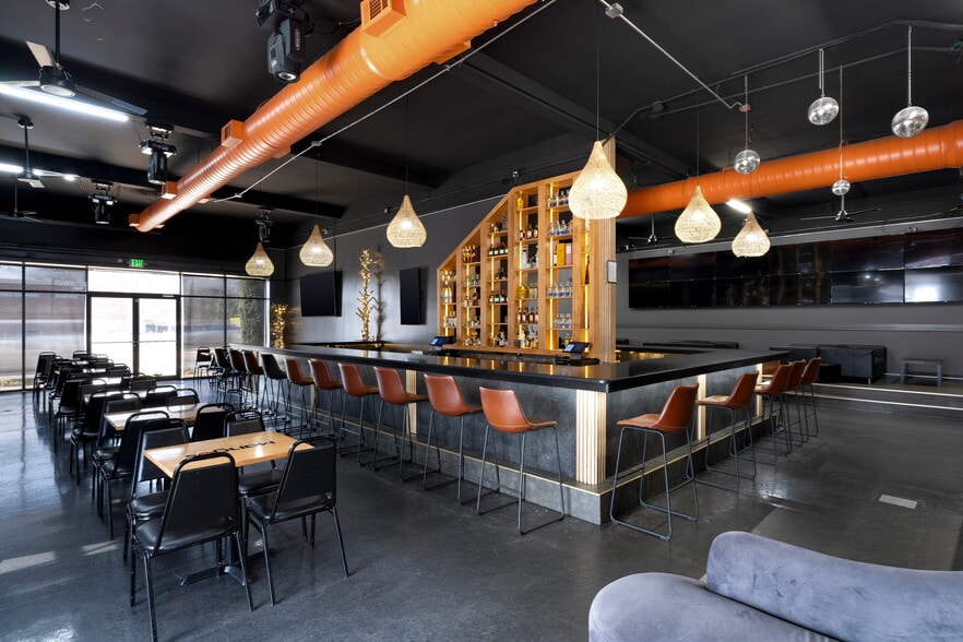 110-112 Poinsett Hwy, Greenville, SC for sale - Interior Photo - Image 2 of 10