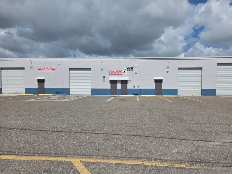 2700 23rd St N, Saint Petersburg, FL for lease - Building Photo - Image 1 of 4