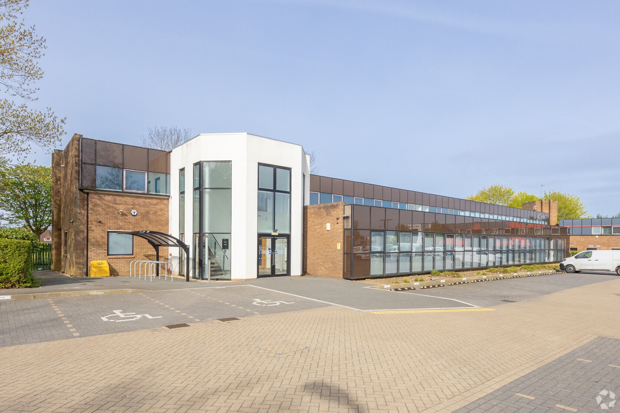 Breckland, Milton Keynes for lease Primary Photo- Image 1 of 9