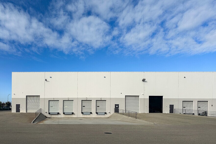 2935 S Elm Ave, Fresno, CA à louer - Photo du bâtiment - Image 2 de 4