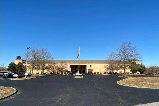 More details for 173 Carroll Rd, Benton, KY - Hospitality for Sale