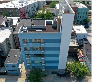 518 Meeker Ave, Brooklyn, NY à vendre - Photo du bâtiment - Image 2 de 96