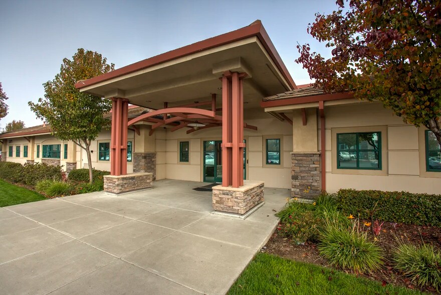 2075 Arena Blvd, Sacramento, CA à louer - Photo du bâtiment - Image 2 de 13