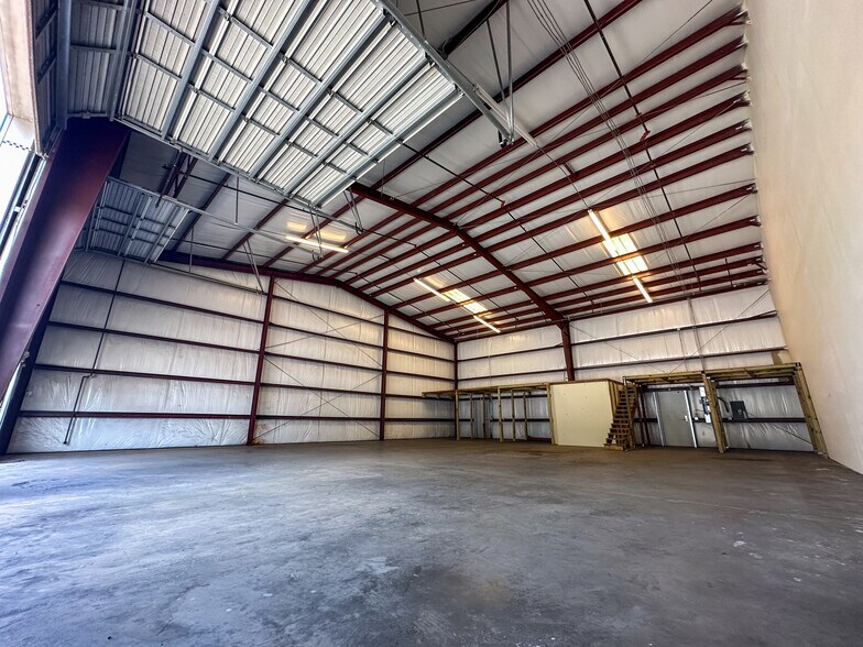 7644 Southrail Rd, North Charleston, SC à louer - Photo intérieure - Image 3 de 17